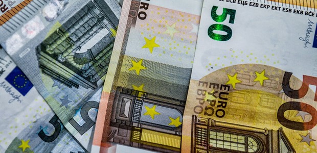 Σε ποιους και πόσα χρωστάει το δημόσιο